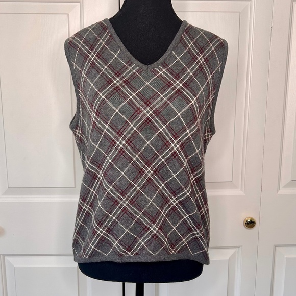 Gap Grey, Cream and Red Plaid Vest in Size Small - Picture 3 of 6